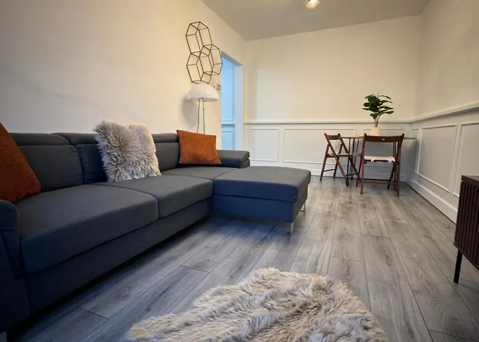 Pinewood Apartment